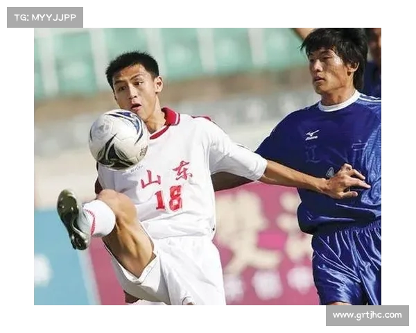 青训球员成长之路：从青涩梦想到职业赛场的蜕变与挑战